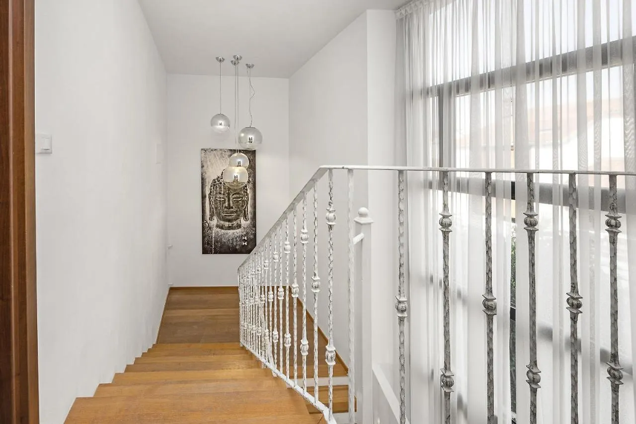 Villa Bellavista 普耶斯察纳乌瓦拉
